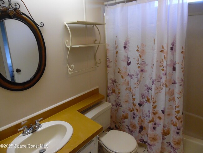 Building Photo - 327 Macadamia Dr