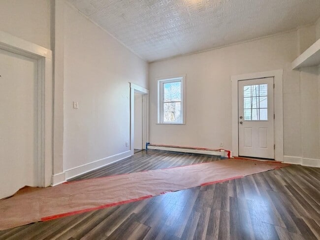 Building Photo - 592 Palisade Ave