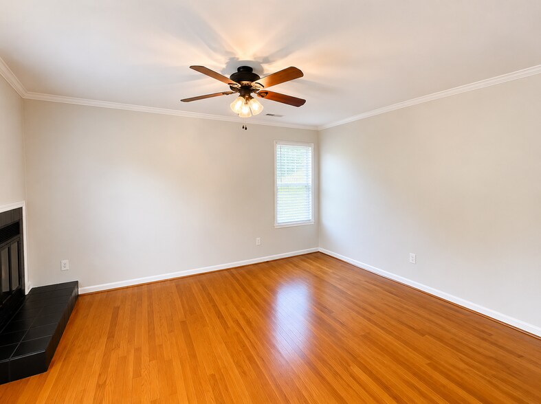 Living room - 303 Rutherford Ave NW