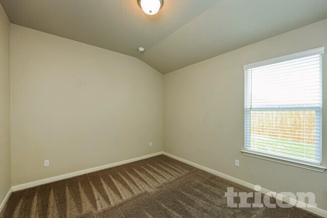 Building Photo - 5814 Nyla Wy