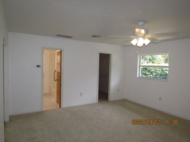 Building Photo - 736 Cadiz Rd