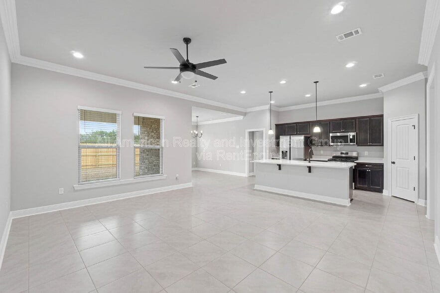 Building Photo - 189 Bon Ami Dr