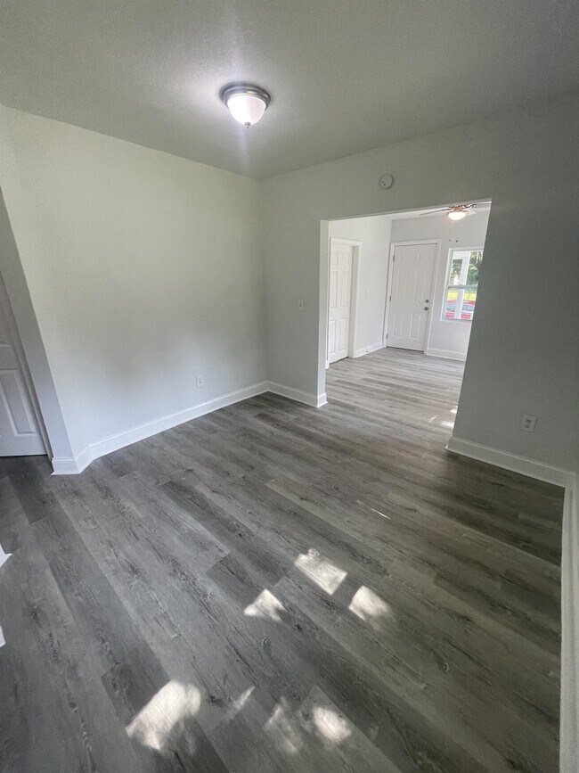 Building Photo - 1282 W 27th St