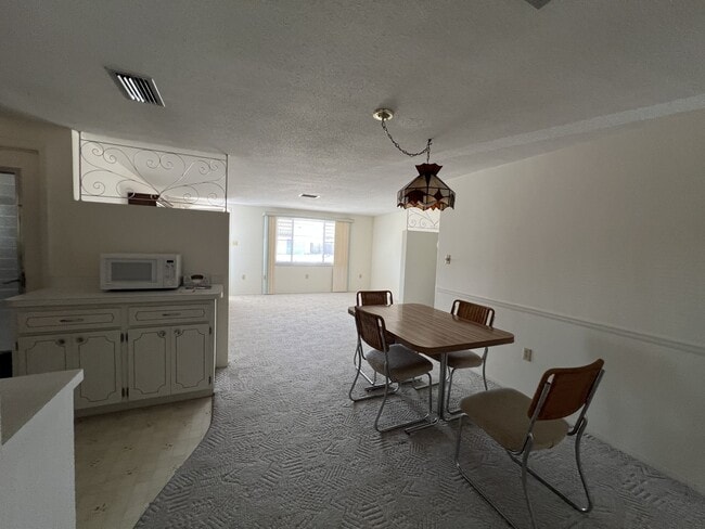 Building Photo - 10802 Laburnum Dr