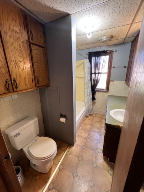 Building Photo - 2026 E 3rd Ave