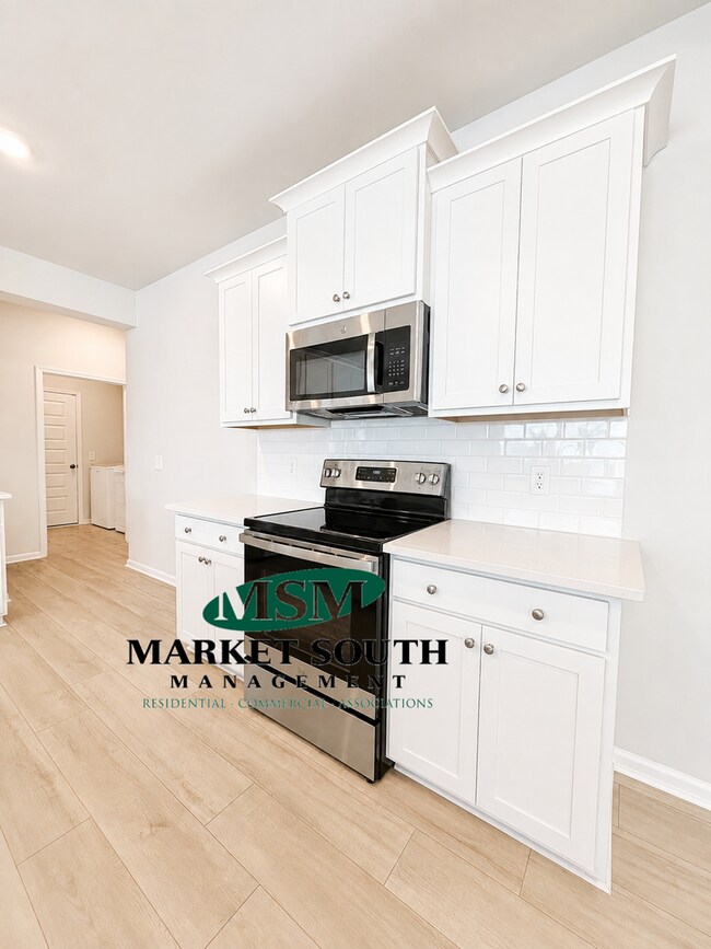 Building Photo - 108 Holloway Hl