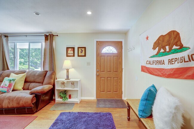 Building Photo - PRE-LEASE 4 BED 2 BATH – Updated Brick Home Near CU & Boulder Creek Path | Available August 2026