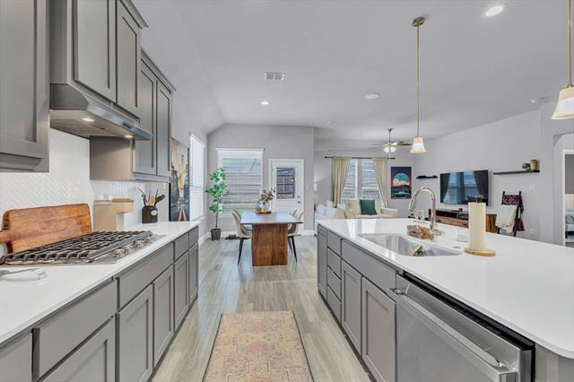 Building Photo - 1000 Westwood Ln