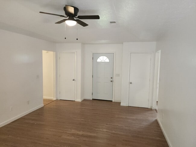 Building Photo - 6623 Foxboro Dr