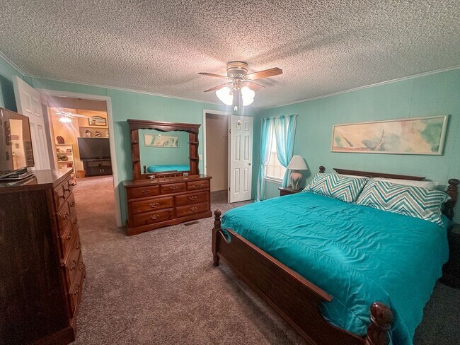 Building Photo - 5 Bedroom Beach House