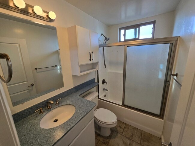 Building Photo - MOVE-IN SPECIAL: 1/2 off 1st month's rent! 2bd 2 ba Condo w/Garage