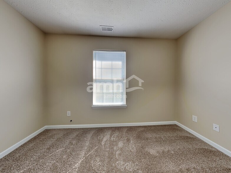 Building Photo - 1925 Tourmaline Dr