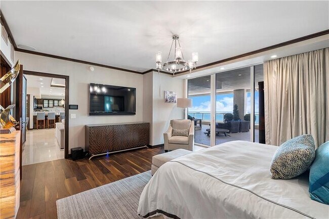 Building Photo - 101 S Fort Lauderdale Beach Blvd