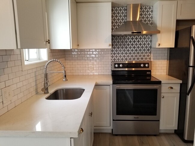 Building Photo - #1023-Maker-Clark