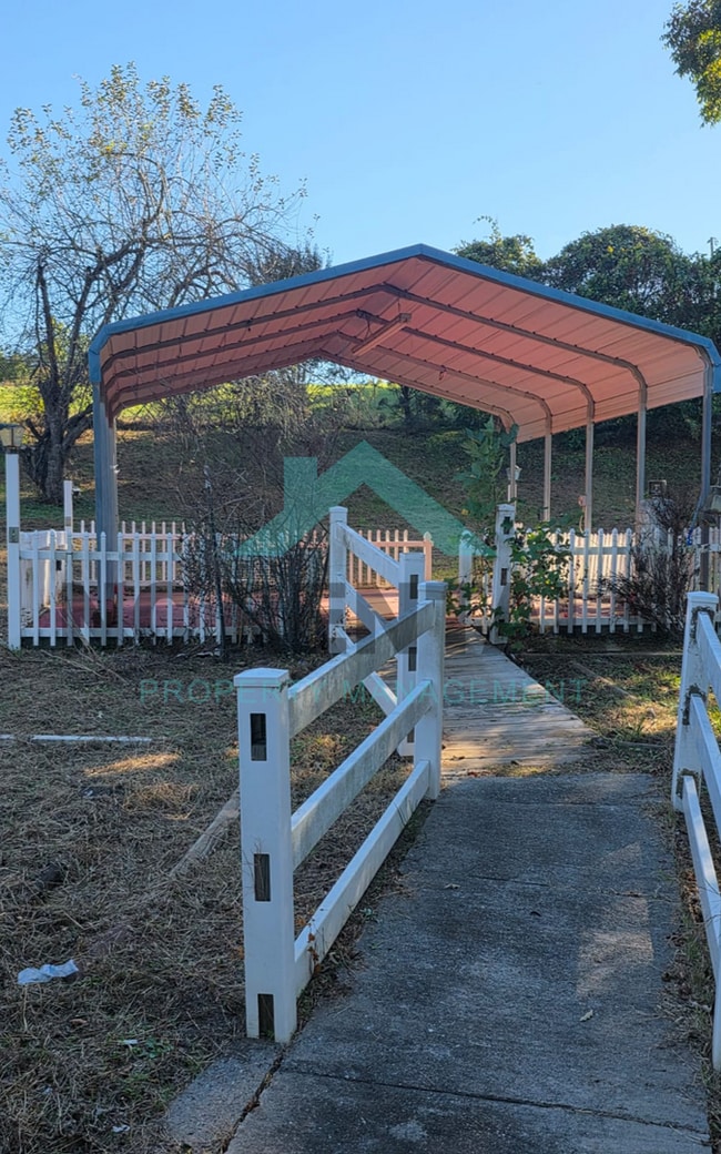 Building Photo - 715 3rd Ave