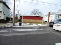 Building Photo - 866 N Van Buren St