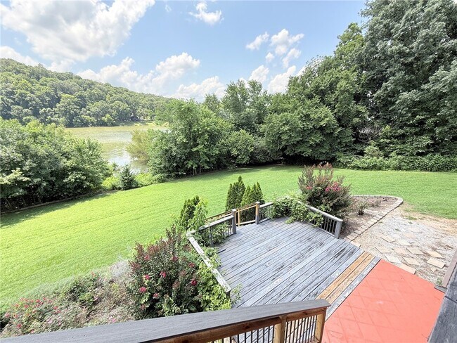 Building Photo - 18033 Broadview Dr
