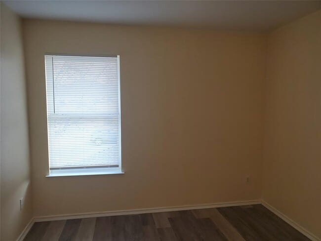 Building Photo - 1020 Christopher Ave