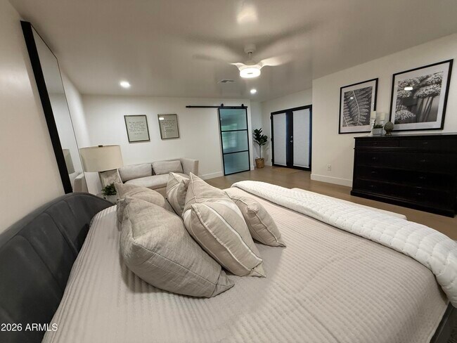 Building Photo - 7330 E Las Palmaritas Dr
