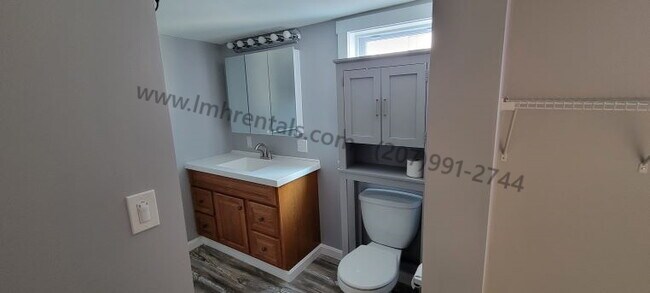 Building Photo - 97 Grove St