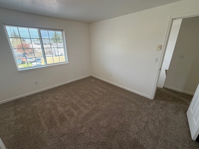 Building Photo - 4338 Ward Pl NE