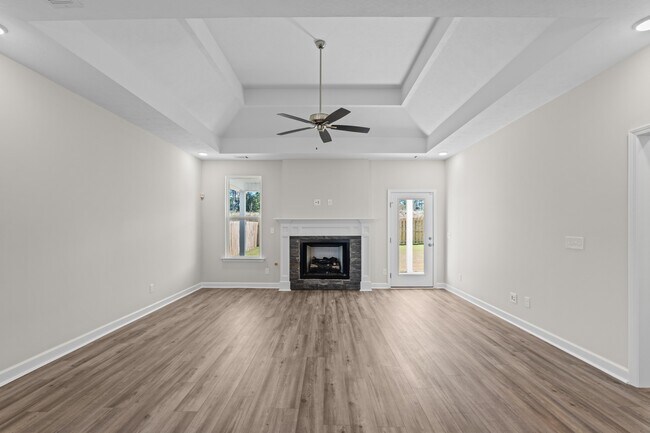 Building Photo - 8132-8132 Snelling Dr