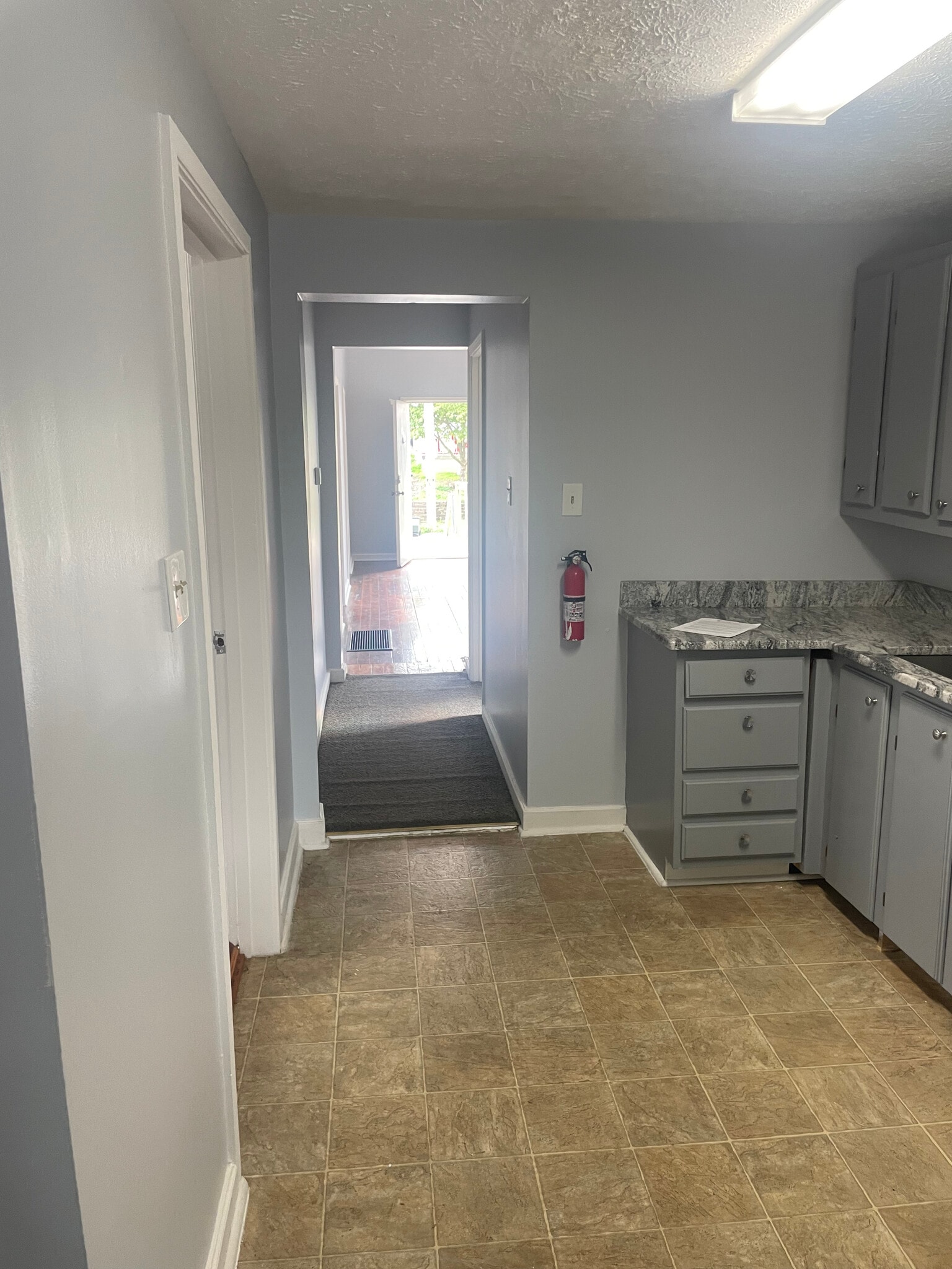 Building Photo - 125 Montmullin St