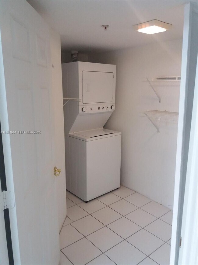 Building Photo - 17275 Collins Ave