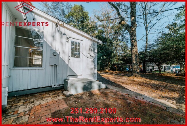 Building Photo - 1377 W Riviera Dr