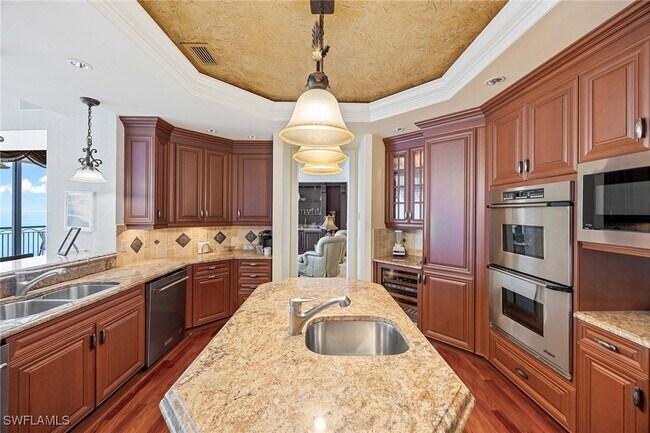 Building Photo - 940 Cape Marco Dr