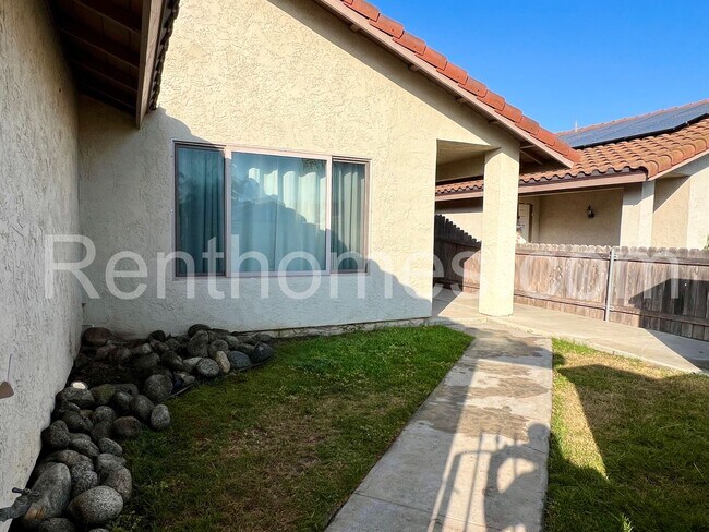 Building Photo - 227 Ocotillo Pl