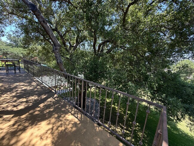 Building Photo - 533 Sierra Madre Ave