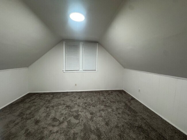 Building Photo - 3526 E 151st St