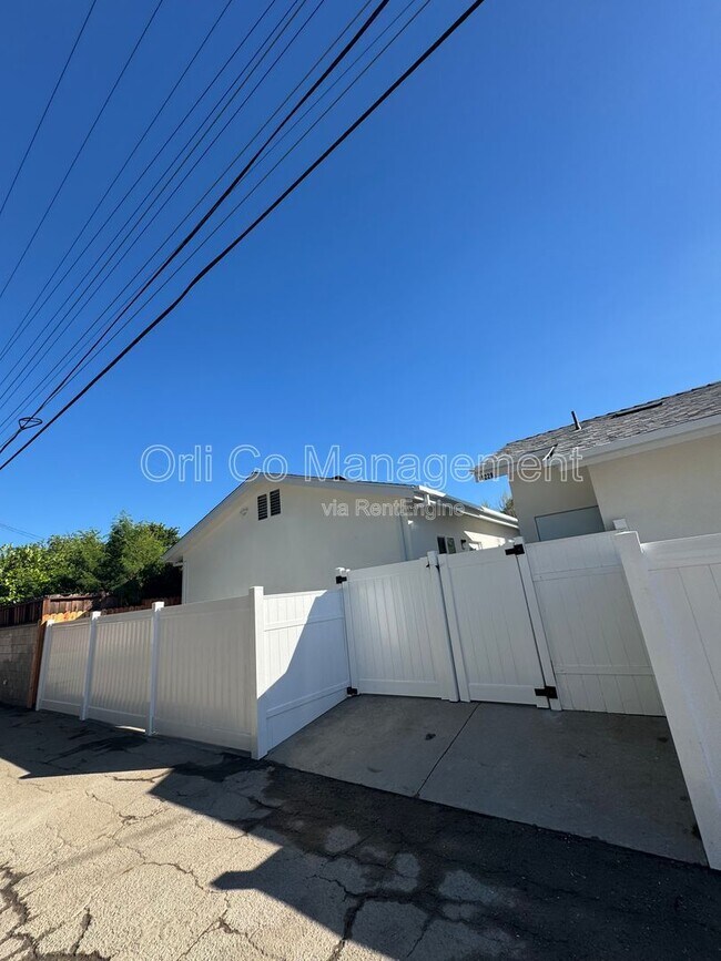 Building Photo - 19229 Friar St