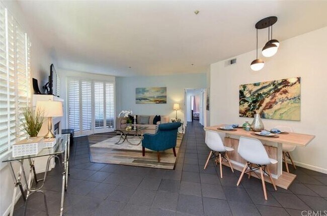 Building Photo - 13350 Savanna