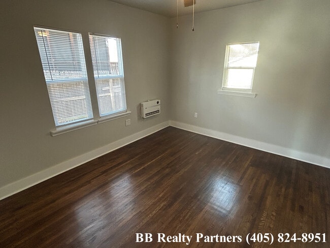 Building Photo - 4205 E 4th Pl