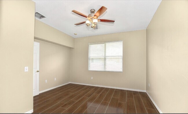 Building Photo - 6502 Sedgeford Dr