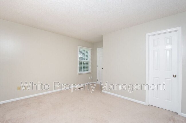 Building Photo - 3209 Silver Pond Ct