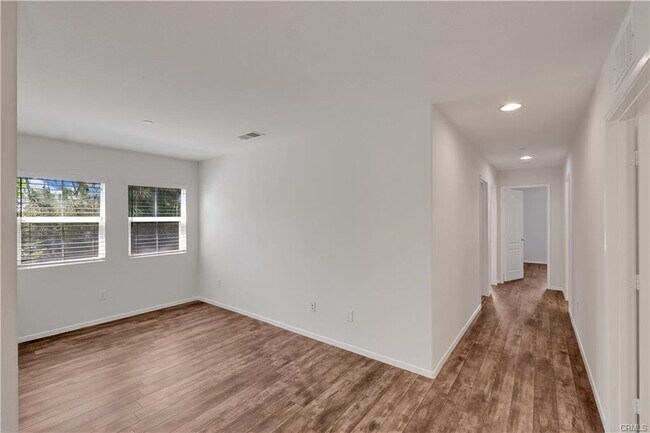 Building Photo - 15723 Parkhouse Dr