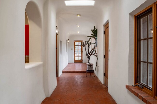 Building Photo - Step Into An Authentic Santa Fe Experience!