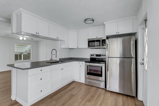 Kitchen Stainless steel appliances - 243 Tangerine Dr
