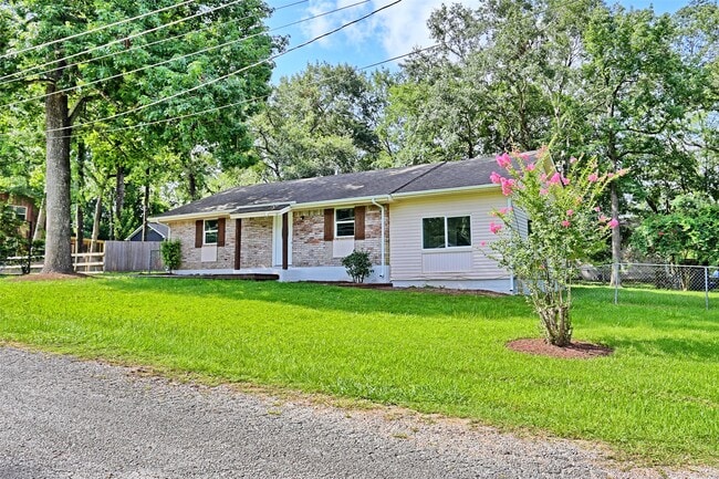 Building Photo - 704 Natchez River Cir