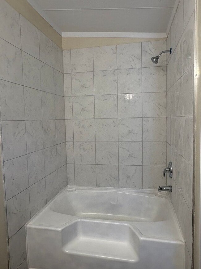 Building Photo - 4bath/2bath Mobile Home in Bay Hills Commu...