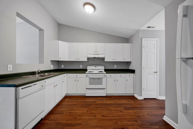 Building Photo - 2br 2ba apartment, China Grove NC - $1095....