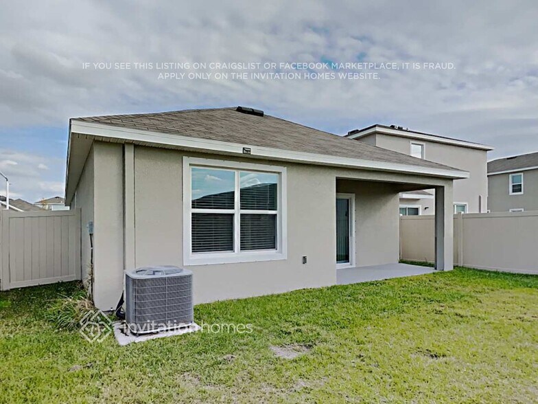 Building Photo - 17019 Wave Tressle Pl