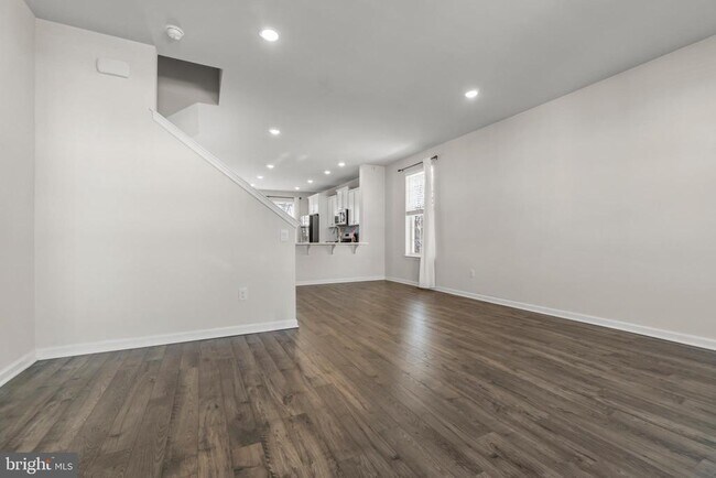 Building Photo - 14 Lilac Cir