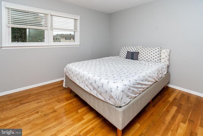 Building Photo - 24 Camelia Ct