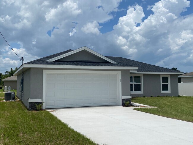 Building Photo - 13 Poplar Ln
