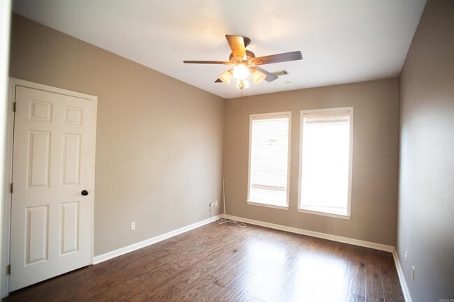 Building Photo - 808 Cartier Ln