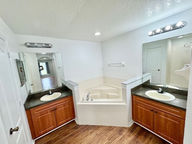 Building Photo - 4 Bedroom 2 Bath Home in Poinciana Village 3